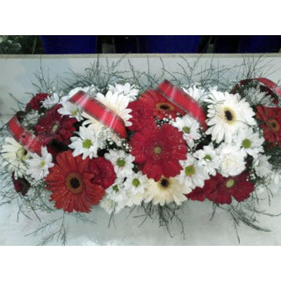 521 סידור פרחים אדום לבן -הפינה הירוקה