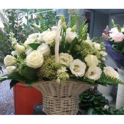 סלסלה לבנה - דבי פרחים