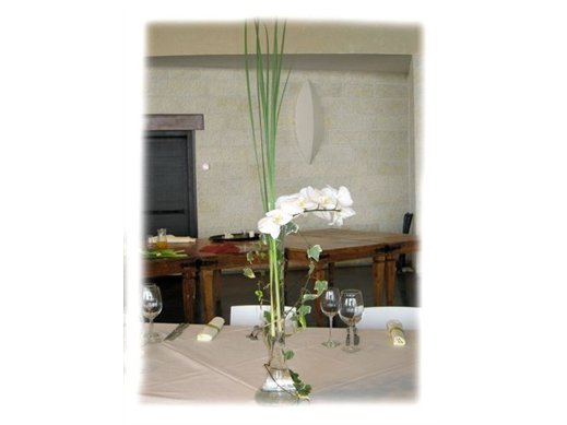 מרכז שולחן- סחלב מעוטר - פרחי דליה