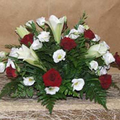 סידור שולחני לבן אדום - פרחים קוליברי
