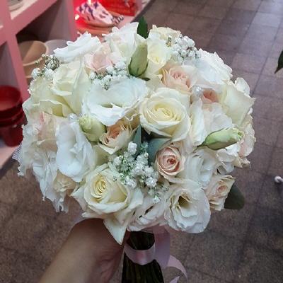 זר כלה - ורדים לבנים ליזי לבן - פרח באהבה