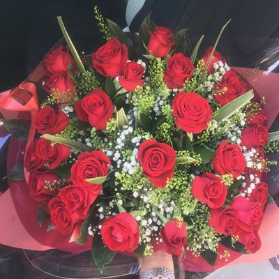 זר ורדים אדומים - פרח באהבה - אילת