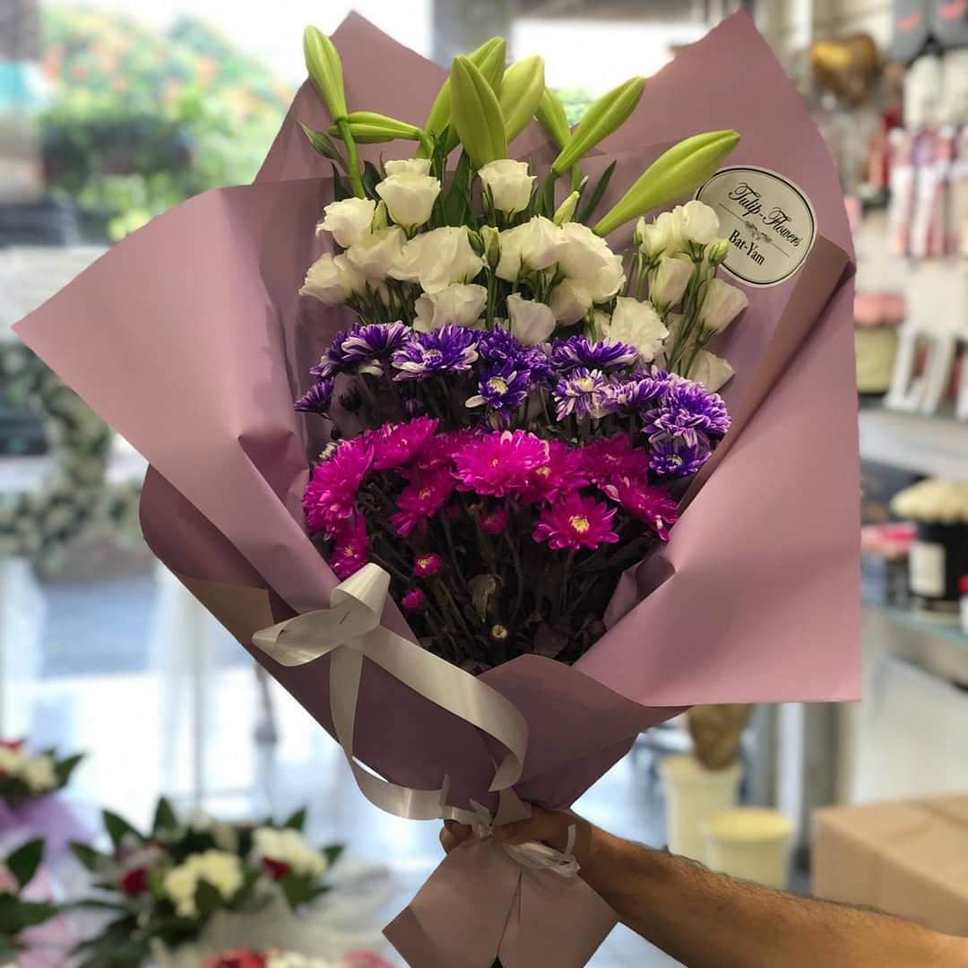 זר לבן עם נגיעות של סגול (2) - טוליפ