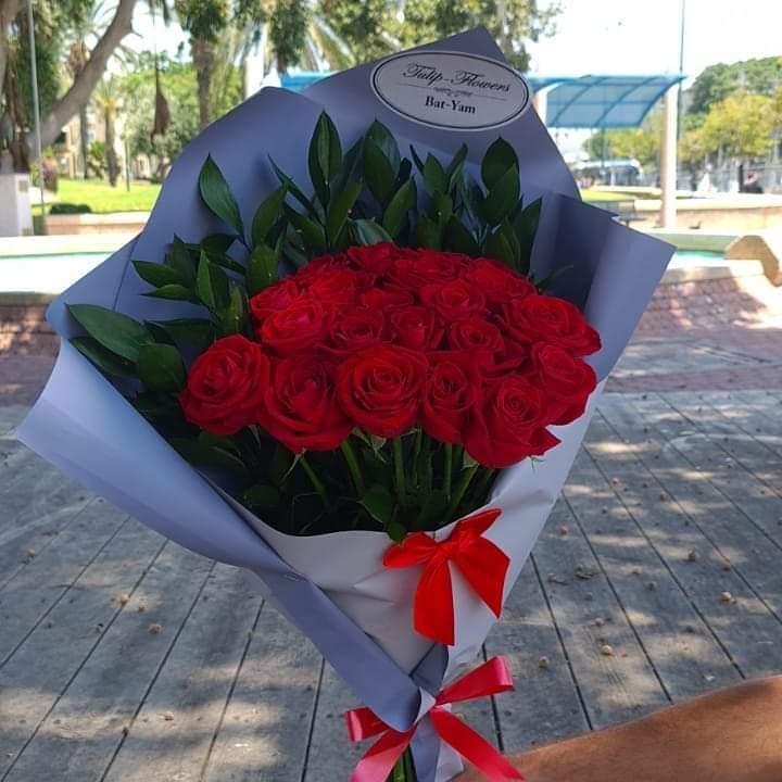 זר לבן עם נגיעות של סגול (2) - טוליפ