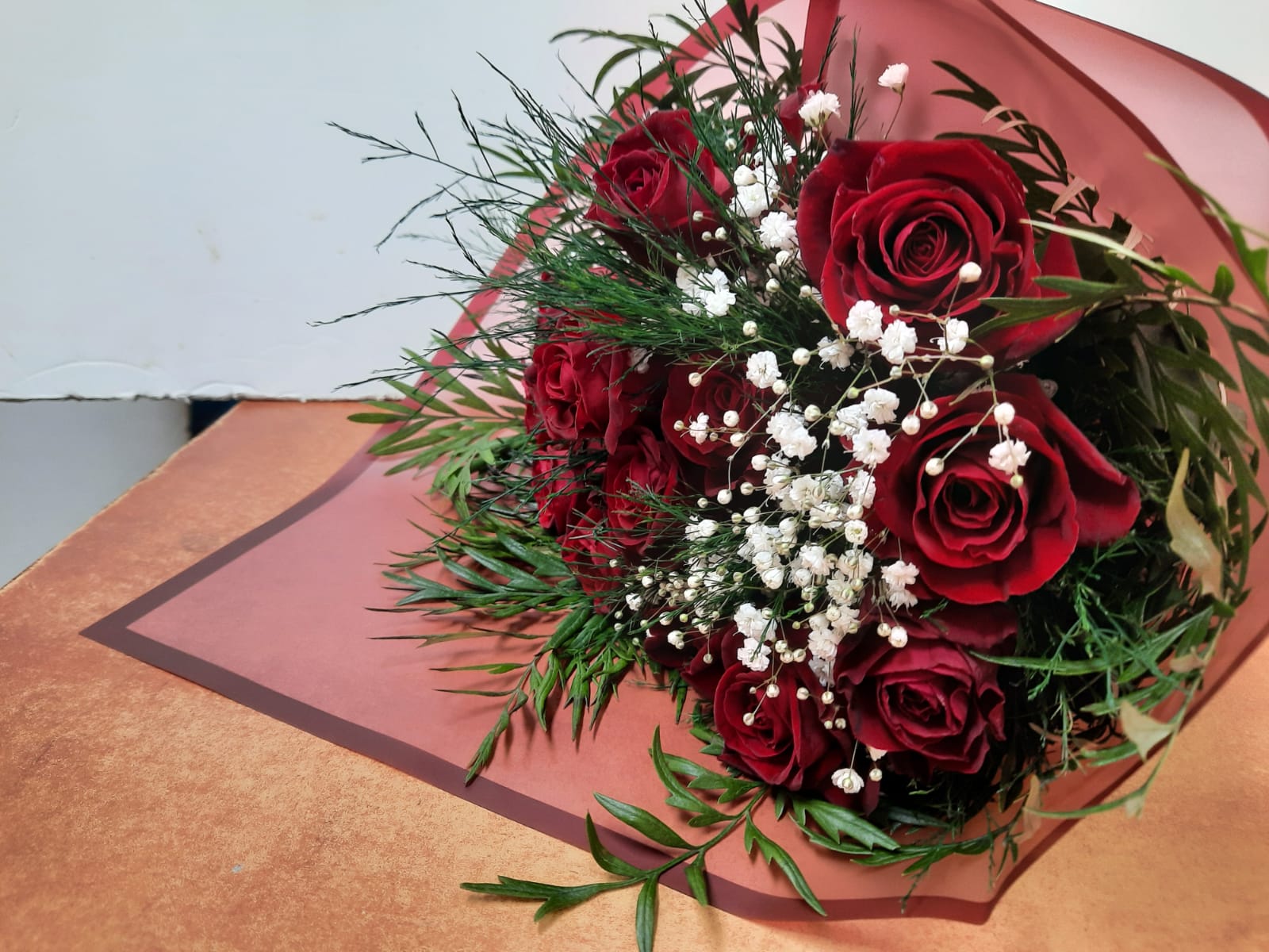 רומנטיקה אדום לבן - פרח בר - עמק חפר - נתניה