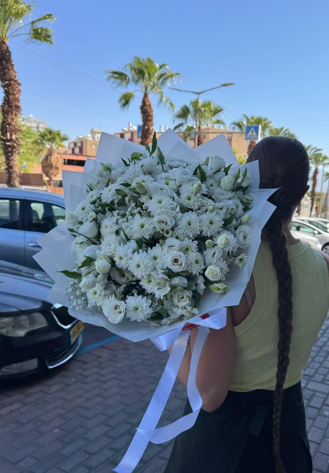 זר לבן - פרח באהבה - אילת זר לבן - פרח באהבה - אילת